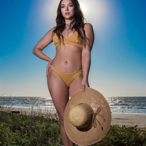 Meet your Posher, Tyler - Picture 2 of 3